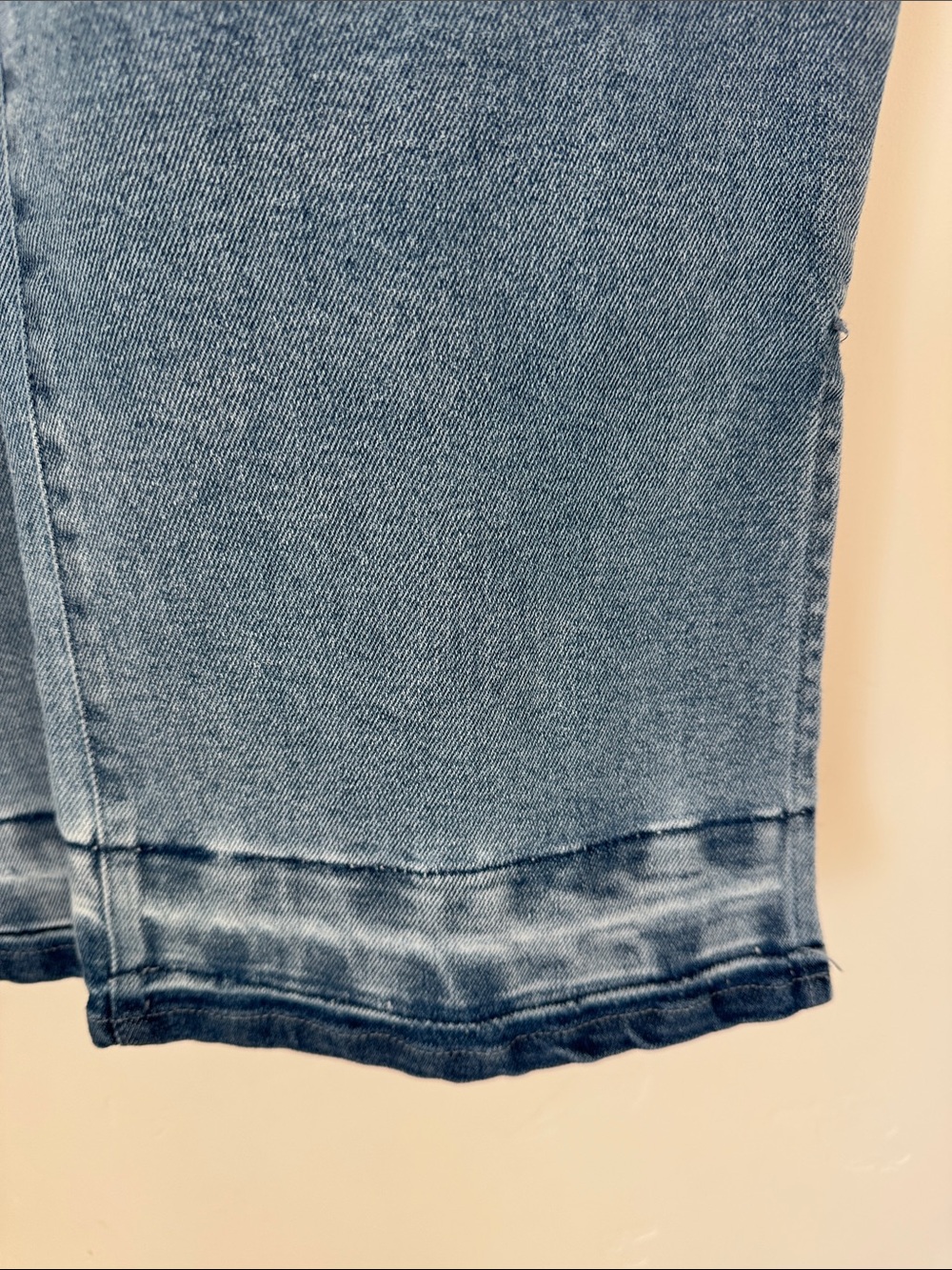 Wit & Wisdom Bennett Kick Flare Jeans Light Wash Released Hem Stretch Denim 14 - Picture 2 of 14